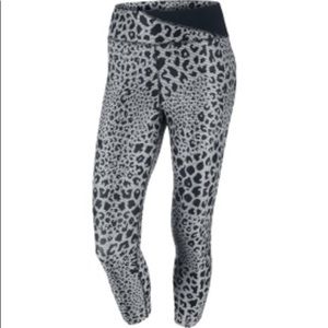 Nike Dri-Fit Running Crop Leopard Capri Legging